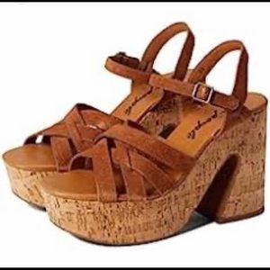 Lisbon Mary Jane Platform